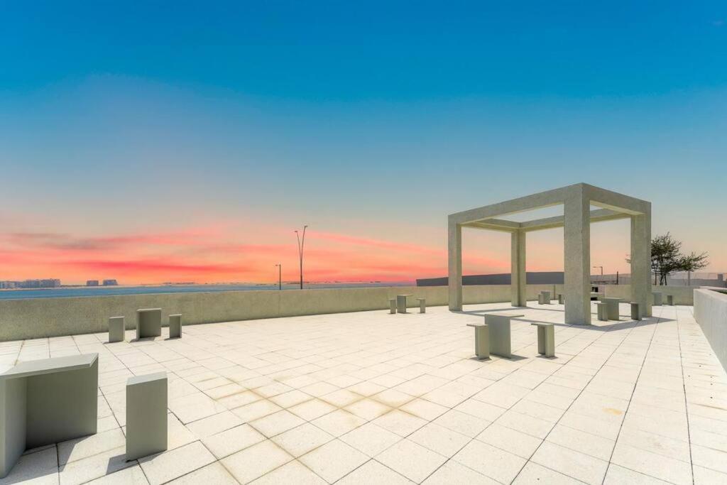 Apartment Enjoy Scenic 1br With Beachaccess Parking At Pixel504 Abu Dhabi