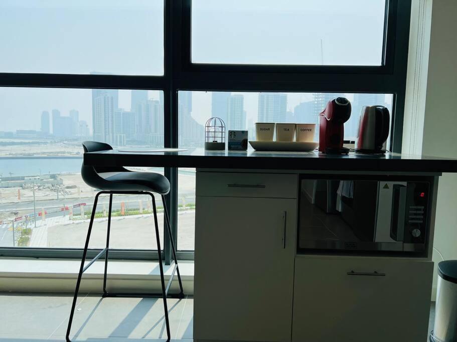 Enjoy Scenic 1br With Beachaccess Parking At Pixel504 Apartment Abu Dhabi